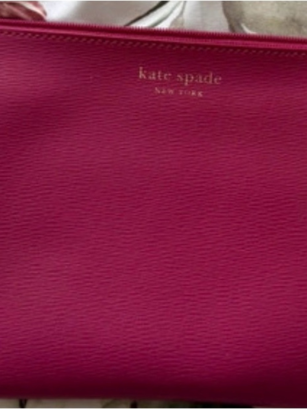 EUC- Kate spade New York Fuchsia Zip Pouch wristlet